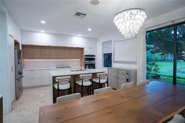 Foto del edificio - 4041 Devenshire Ct