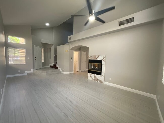 Building Photo - Nice 4br home, with 4th bedroom larger then the average, 3cg.