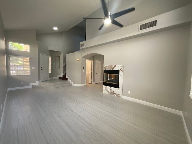 Foto del edificio - Nice 4br home, with 4th bedroom larger then the average, 3cg.