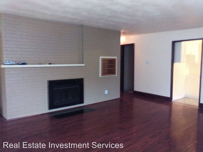 Foto del edificio - 338 Regents Blvd