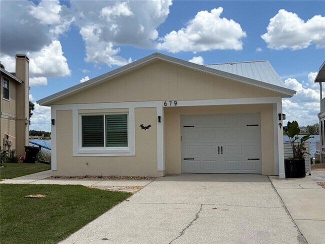 Building Photo - 679 Lake Dexter Cir