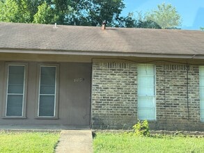 Building Photo - 304 Nikki Dr