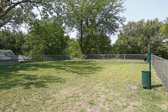 Pet play area - Inwood Village Apartments