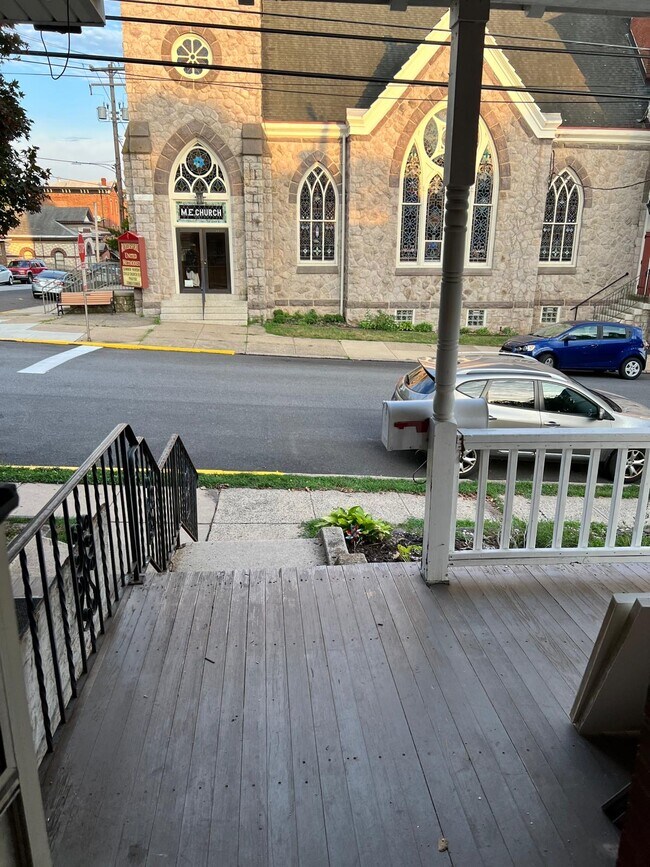 Foto del edificio - 353 Church St