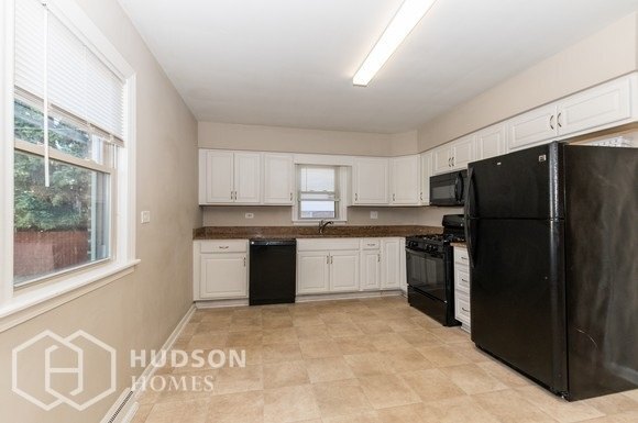 Foto del edificio - AVAILABLE NOW!  - 6218 W 91St Pl, Oak Lawn...