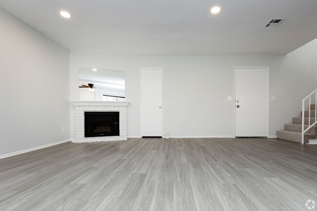 Interior Photo - 5307 Colodny Dr.