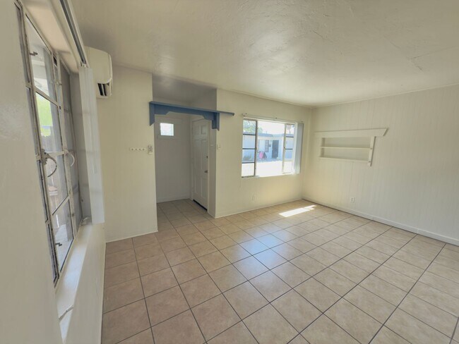 Building Photo - Apartment in Tucson's Historical Neighborh...