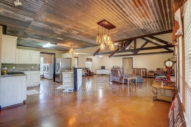 Building Photo - 143 Co Rd 1412