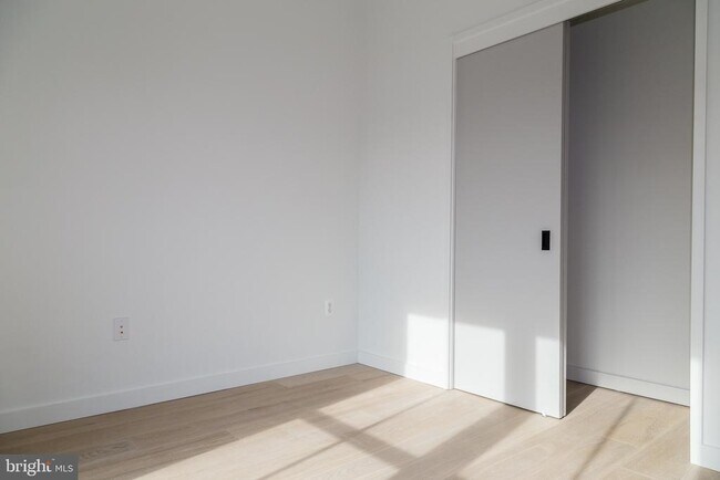 Foto del edificio - 1443 Euclid St NW