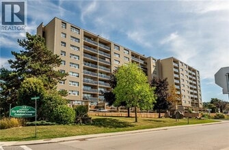 Building Photo - 15 Nicklaus Dr