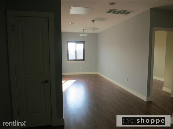 Primary Photo - 112 Emerson Pl