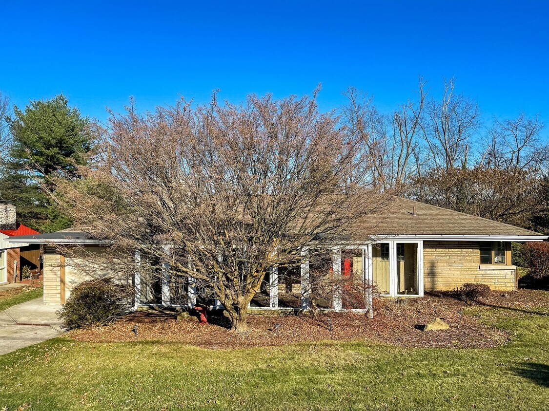Primary Photo - 123 Oberdick Dr
