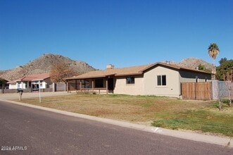 Building Photo - 2640 E Captain Dreyfus Ave
