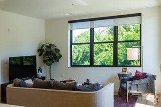 2BR, 2BA - E - Statesman Apartments