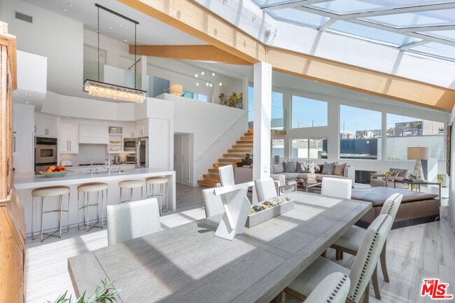 Building Photo - 18 Union Jack St