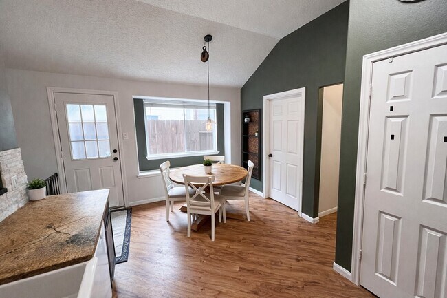 Foto del edificio - 21510 Forest Colony Dr