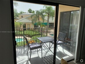 Building Photo - 9999 Summerbreeze Dr