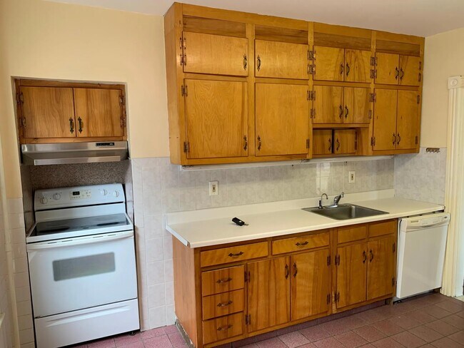 Kitchen - 19 Eastern Promenade