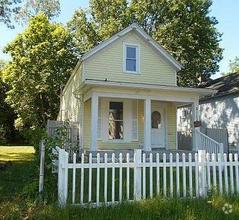 Building Photo - 3122 W Kentucky St