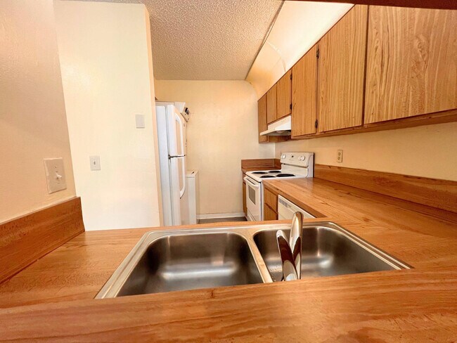 Foto del edificio - 843 Twin Lakes Dr