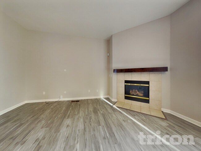 Building Photo - 9570 Long River Dr
