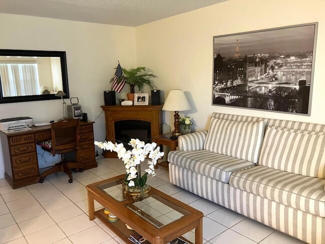 Photo - 283 Durham E Apartment