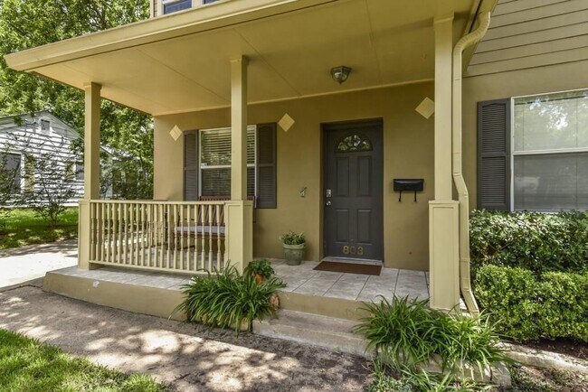 Building Photo - 803 Newman Dr