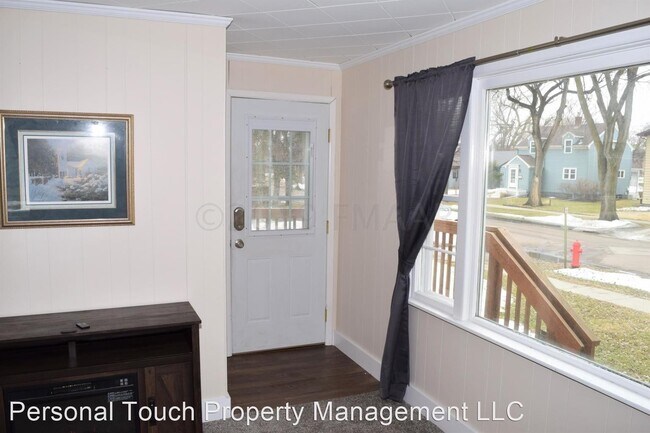 Building Photo - 3 br, 1 bath House - 1525 12th St N