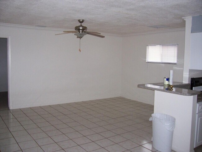 Building Photo - 6 Crossings Cir