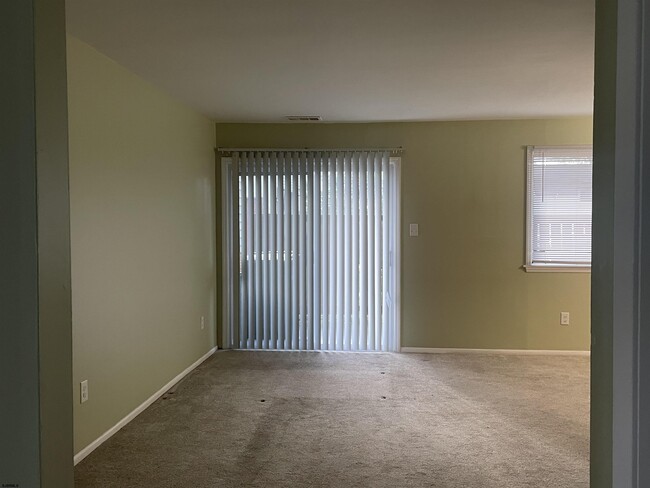 Foto del edificio - 2142 Rhododendron Ct