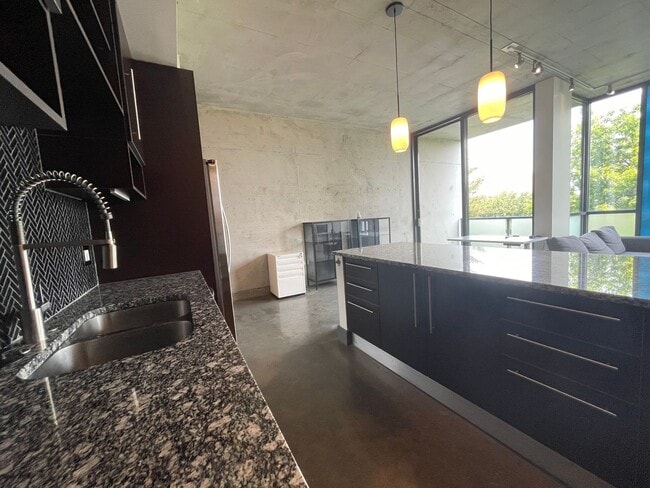 Photo - Awesome 1BR Loft Style Condo Overlooking Midtown!