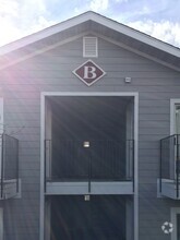Building Photo - 1645 NE Merman Dr