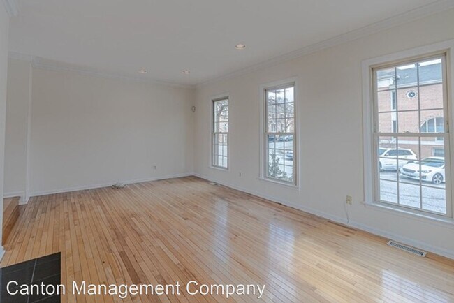 Building Photo - 3 br, 3.5 bath House - 1204 S. Kenwood Ave.