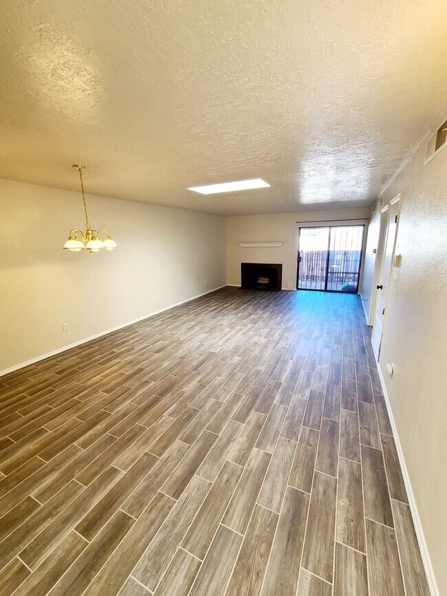 Building Photo - Coming August 11th, 2026! 2 bed 2 bath townhome! Must See!!