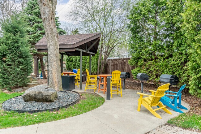 Patio trasero - Londonderry Lofts