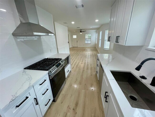 Foto del edificio - 6712 Canal St