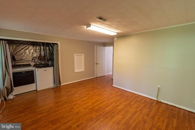 Foto del edificio - 4663 Columbia Rd