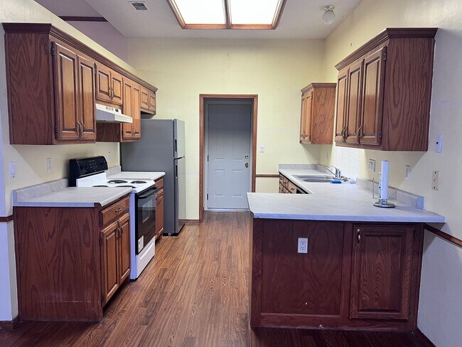 Foto del edificio - 9304 Saguaro St NW