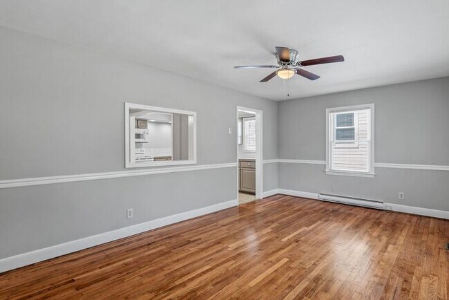 Foto del edificio - Updated Home- Near State Street! LR, DR, J...