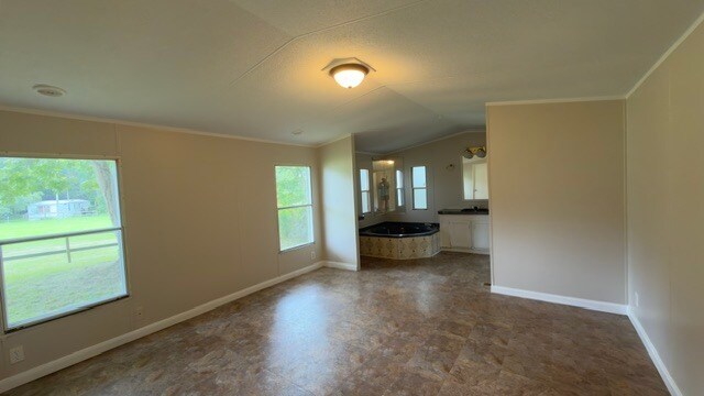 Foto del edificio - 5700 Stone Whitley Rd