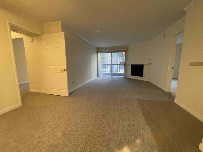 Building Photo - FULLY UPGRADED TWO BEDROOM IN LUXURIOUS COMPLEX!