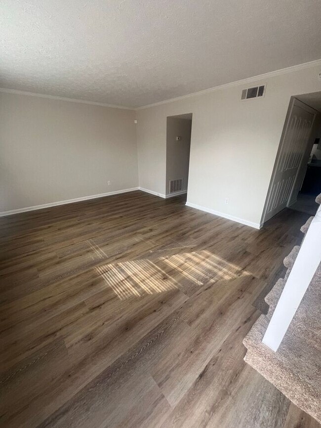 Foto del edificio - Available now!!! 2 Story townhome across from Briscoe Park!!