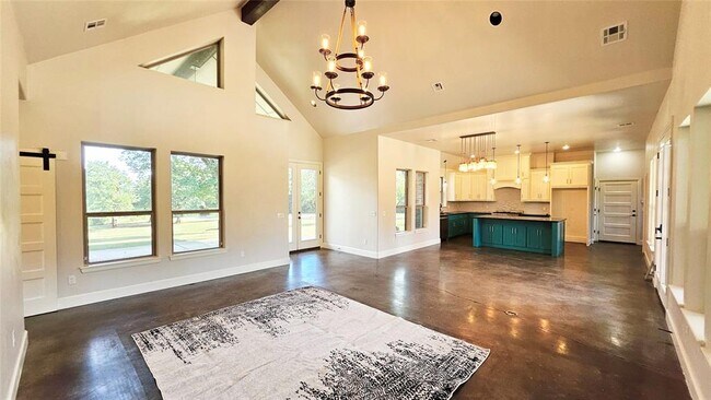 Building Photo - 6301 Hilltop Dr