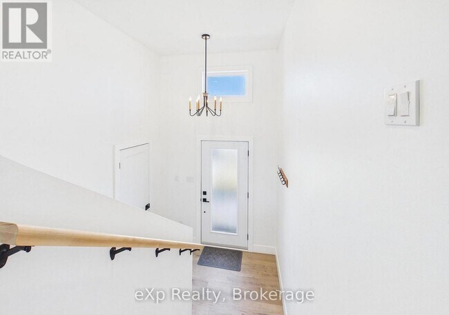 Building Photo - 1085 Sutton St