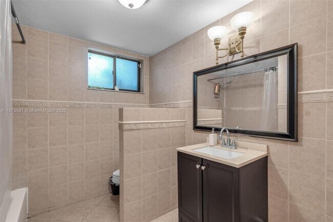 Foto del edificio - 2 bedroom in North Miami Beach FL 33179