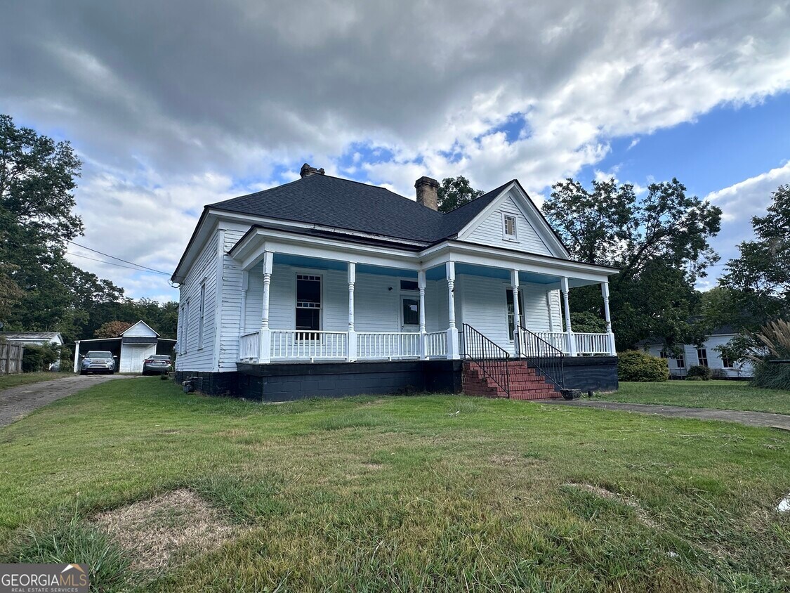 Primary Photo - 221 Alcovy St