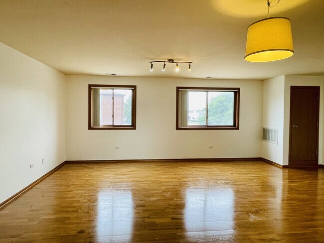 Building Photo - 2453 S Archer Ave