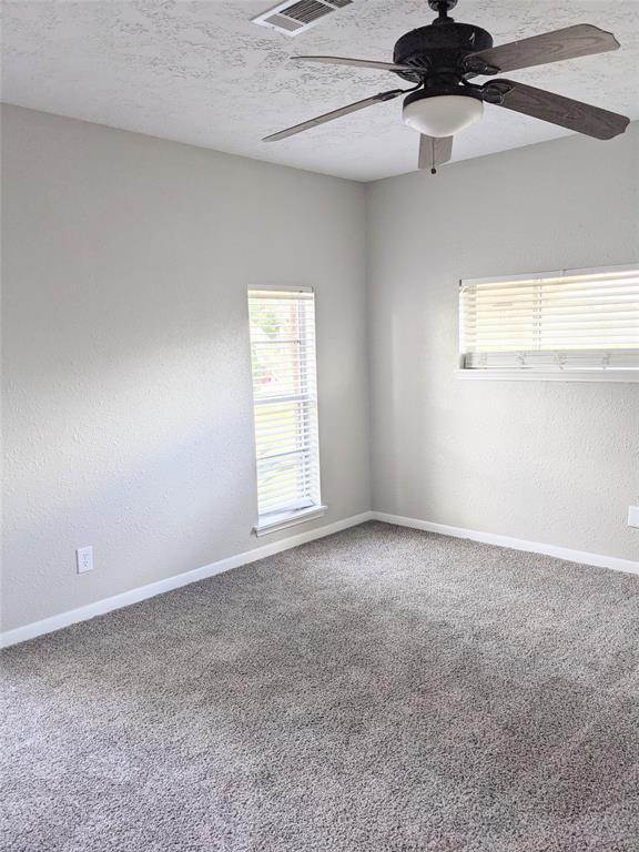 Foto del edificio - 5441 Thornwood Cir