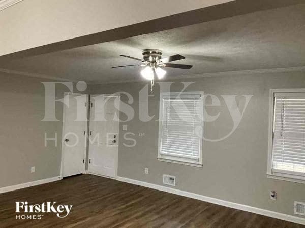 Foto del edificio - 581 Carlouetta Rd