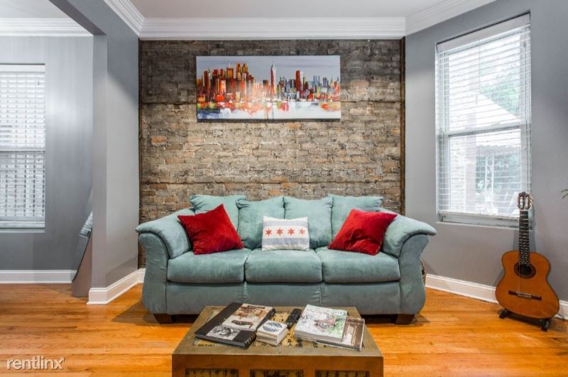 Primary Photo - 2325 N Albany Ave